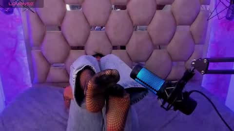 sweet_venus4 online show from March 3, 2025, 2:15 pm