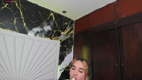 Snapshot of sweet_vicky_hot chatting on July 16, 2026, 7:09 pm Vicky online show from July 16, 2026, 7:09 pm