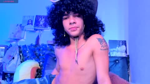 Steven independent model online show from December 12, 2024, 1:06 pm