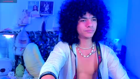 Steven independent model online show from December 16, 2024, 7:10 pm