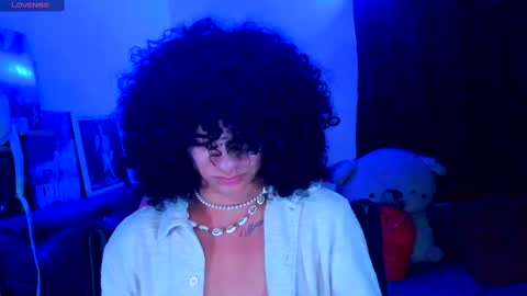 Steven independent model online show from February 26, 2025, 8:48 am