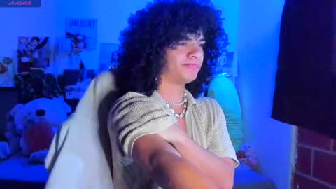 Steven independent model online show from March 7, 2025, 11:29 am