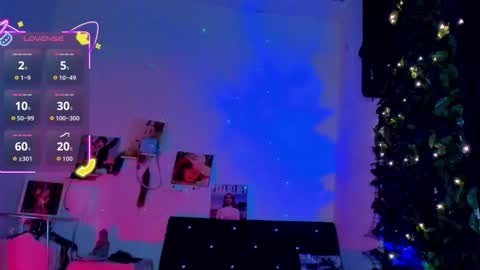 Steven independent model online show from November 11, 2025, 11:27 pm