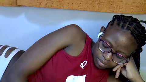 Snapshot of sweet_zarah chatting on March 7, 2026, 2:19 am sweet_zarah online show from March 7, 2026, 2:19 am
