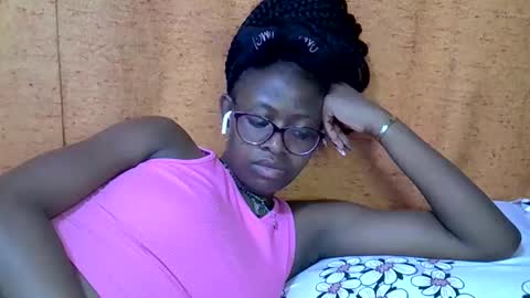 Snapshot of sweet_zarah chatting on April 17, 2026, 6:44 pm sweet_zarah online show from April 17, 2026, 6:44 pm