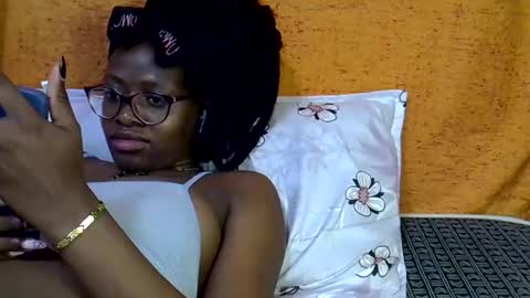 Snapshot of sweet_zarah chatting on April 18, 2026, 7:18 pm sweet_zarah online show from April 18, 2026, 7:18 pm