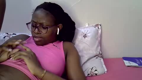 Snapshot of sweet_zarah chatting on April 21, 2026, 4:34 pm sweet_zarah online show from April 21, 2026, 4:34 pm
