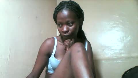 LIANAH online show from October 13, 2025, 7:41 am