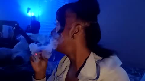 sweetaztee online show from March 3, 2025, 1:10 am