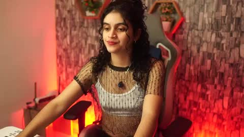 Salom independent model online show from April 4, 2026, 1:48 am