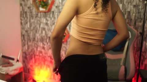 Salom independent model online show from April 20, 2026, 9:05 pm