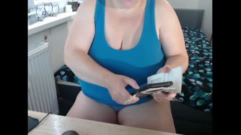 Sweetboobs85h online show from October 1, 2025, 7:47 am