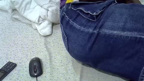 sweetcammilla online show from October 19, 2025, 7:31 am