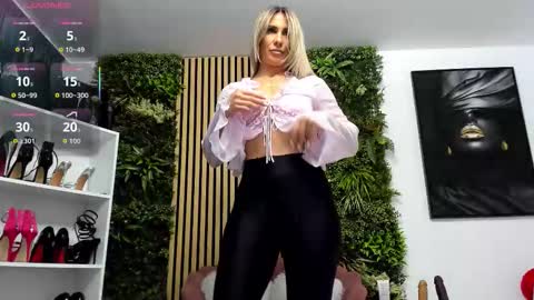 Snapshot of sweetcherry30_ chatting on October 24, 2025, 2:24 pm Cherry online show from October 24, 2025, 2:24 pm