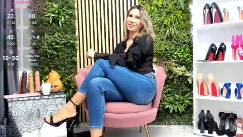 Snapshot of sweetcherry30_ chatting on October 31, 2025, 6:47 am Cherry online show from October 31, 2025, 6:47 am