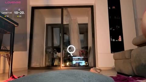 Snapshot of sweetcoles chatting on November 19, 2025, 9:15 pm Emma online show from November 19, 2025, 9:15 pm