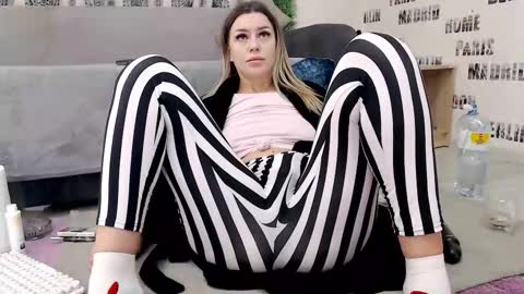 Daiana  Onlyfans - Blonddaiana online show from December 18, 2025, 1:44 am