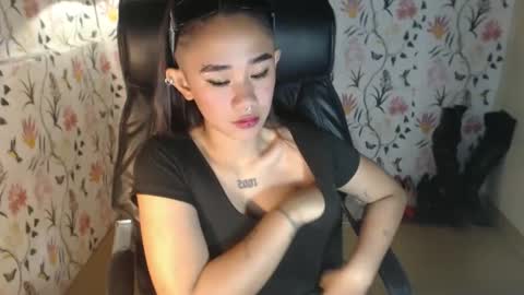 Snapshot of sweetdannica chatting on December 26, 2024, 2:27 pm Danni online show from December 26, 2024, 2:27 pm