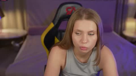 Amelia online show from October 25, 2025, 2:24 pm