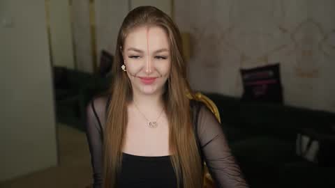 Amelia online show from October 31, 2025, 7:37 pm