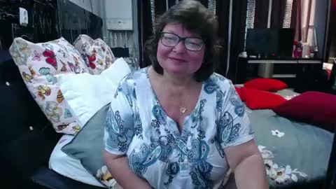 sweetestmilf4you online show from April 30, 2026, 8:57 pm