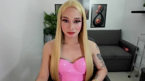 Snapshot of sweeteverdeen chatting on June 25, 2026, 6:12 pm sweetkatniss online show from June 25, 2026, 6:12 pm