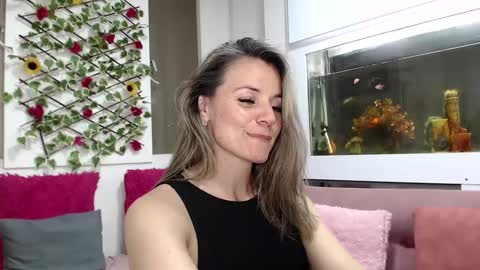 sweef online show from October 10, 2025, 4:11 am