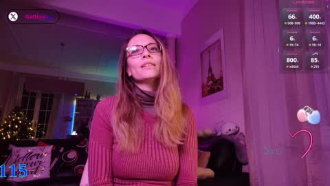 Snapshot of sweetgattina chatting on December 10, 2024, 9:43 pm Sweet Gattina online show from December 10, 2024, 9:43 pm