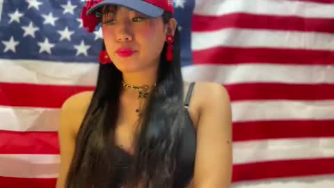 sweetgirllucy24xx online show from March 21, 2026, 6:51 am