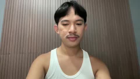 Snapshot of sweetguy102103 chatting on March 9, 2026, 1:20 am khrayan online show from March 9, 2026, 1:20 am