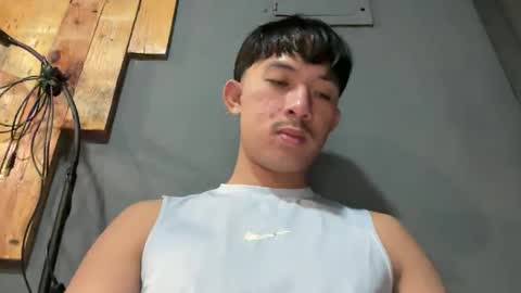 Snapshot of sweetguy102103 chatting on March 20, 2026, 11:15 am khrayan online show from March 20, 2026, 11:15 am