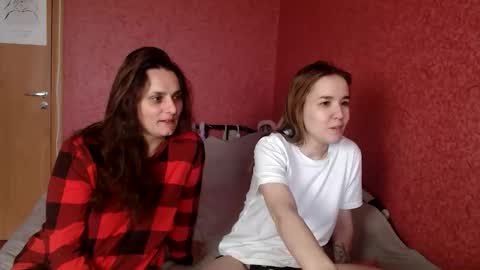 Alina and Mia online show from May 24, 2026, 7:13 am