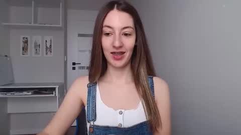 Emma  online show from November 18, 2025, 9:03 am