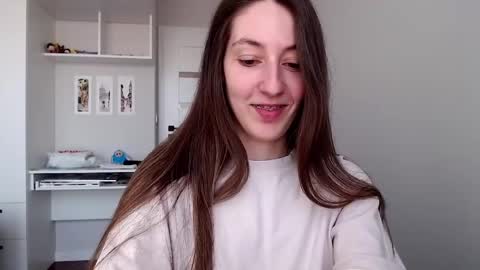 Snapshot of sweetheart_77 chatting on May 1, 2026, 11:48 am Emma online show from May 1, 2026, 11:48 am