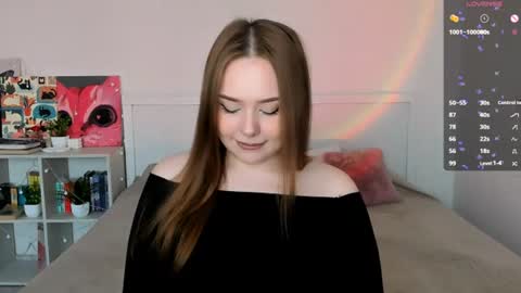 Snapshot of sweetie_candy_ chatting on August 1, 2026, 3:33 pm Hannah online show from August 1, 2026, 3:33 pm