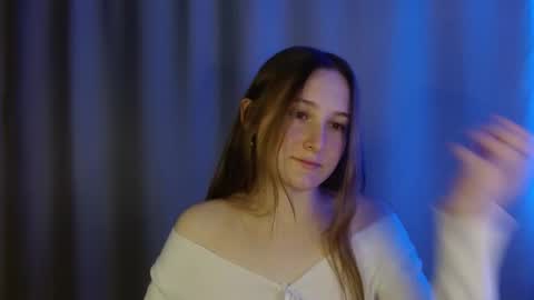 Annie online show from December 4, 2025, 8:28 pm