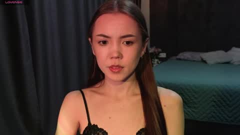 sweetieee_kira online show from April 17, 2026, 3:20 am