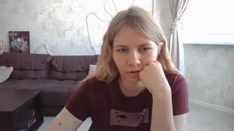 SweetieeFox online show from September 14, 2025, 7:18 am