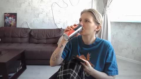 SweetieeFox online show from September 17, 2025, 6:48 am