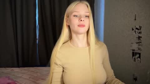 sweetie Lisa3 online show from January 2, 2025, 7:01 am