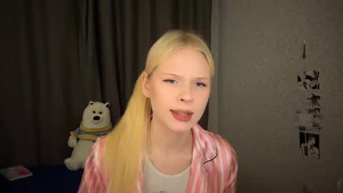 sweetie Lisa3 online show from January 10, 2025, 4:44 am