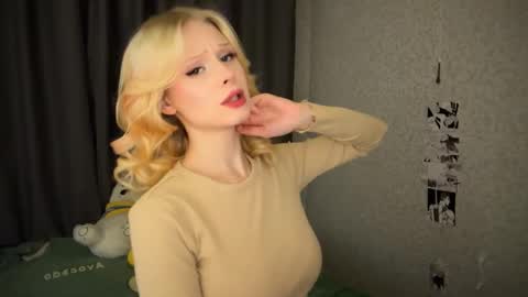 sweetie Lisa3 online show from January 21, 2025, 2:15 pm