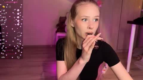 sweetie Lisa3 online show from February 5, 2026, 7:18 pm