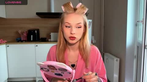 sweetie Lisa3 online show from May 22, 2026, 6:09 am