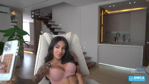 Laura Saenz  Geminis online show from September 14, 2025, 3:11 pm