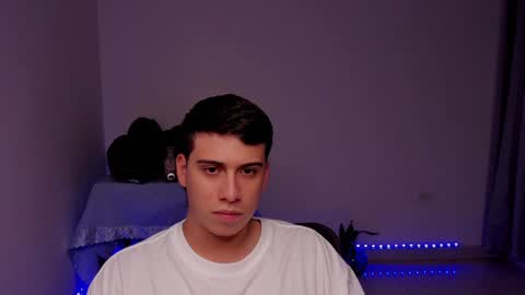 Lian online show from December 8, 2024, 4:57 am