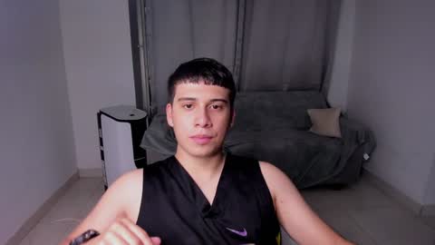 Lian online show from February 9, 2025, 3:32 am