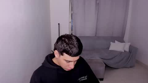 Lian online show from February 27, 2025, 2:32 am