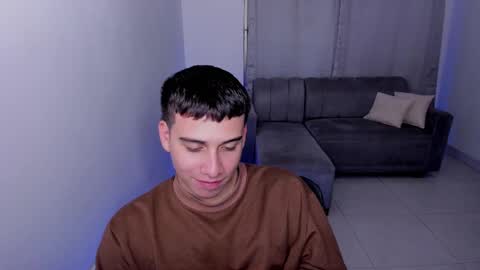 Lian online show from March 10, 2025, 5:54 am