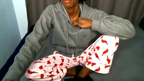 sweetlilly2540 online show from October 22, 2025, 6:51 pm